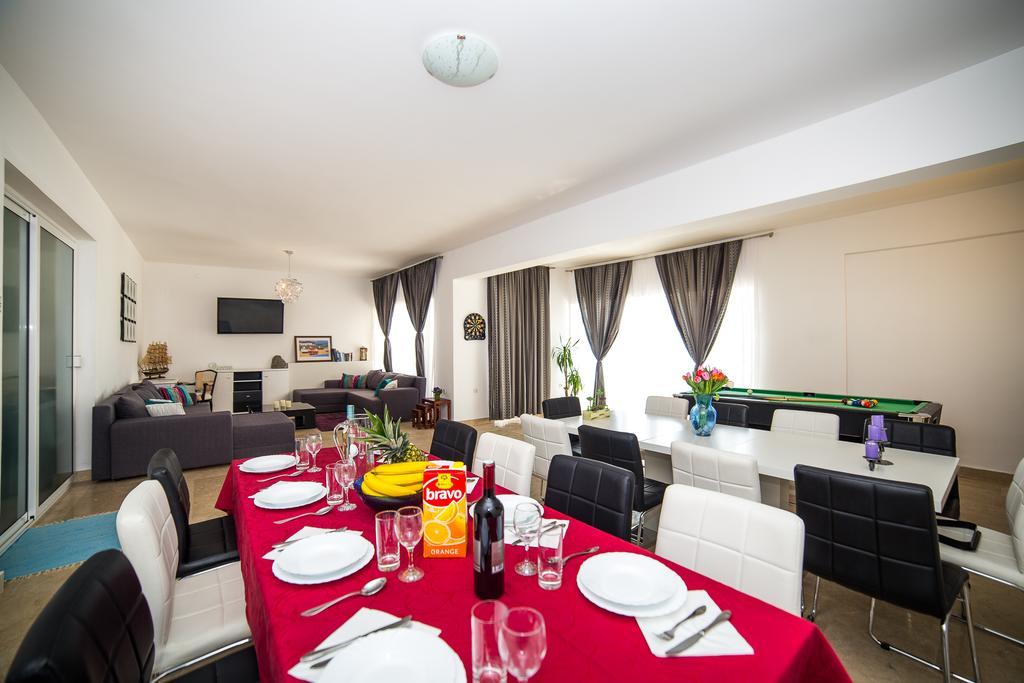 Holiday Home White House بودْسْتغانا المظهر الخارجي الصورة